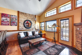 4 Mi to Ski Dillon Condo with Balcony and Mtn Views